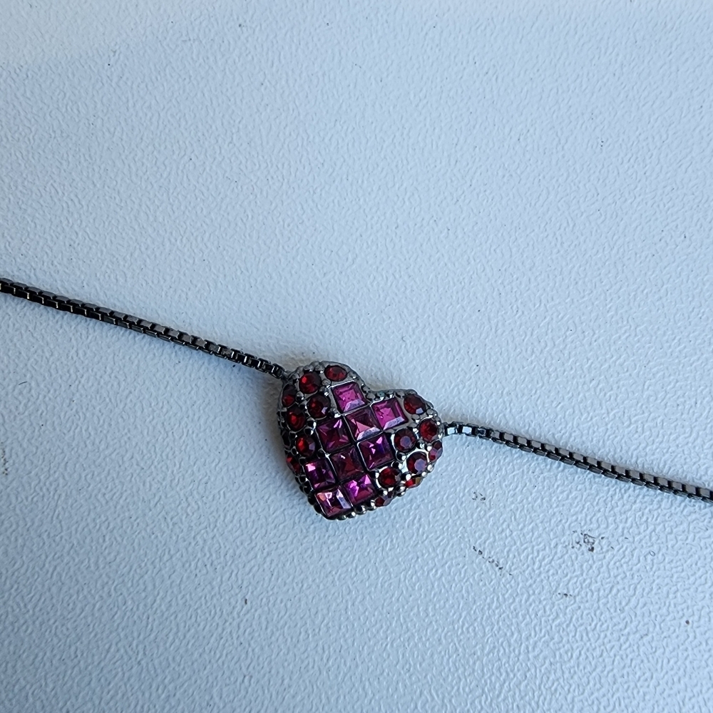 GIVENCHY Dark Silver Tone NECKLACE Pink Red RHINESTONE HEART PENDANT 15"+ 3" - Picture 10 of 10